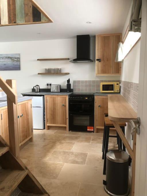 Cosy Rustic Annex In Quiet Cornwall Village Saint Wenn エクステリア 写真